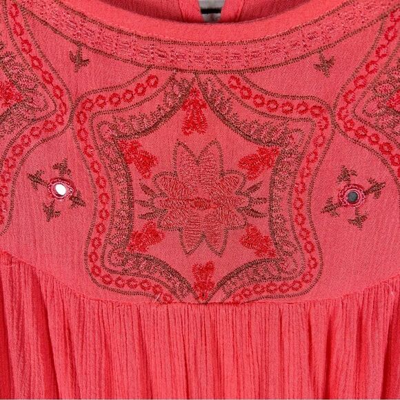 Democracy Embroidered Bohemian Crinkle Rayon Salmon Top 1x - Picture 4 of 9